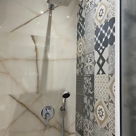 Modern 1 Bedroom Apartamento Tirana